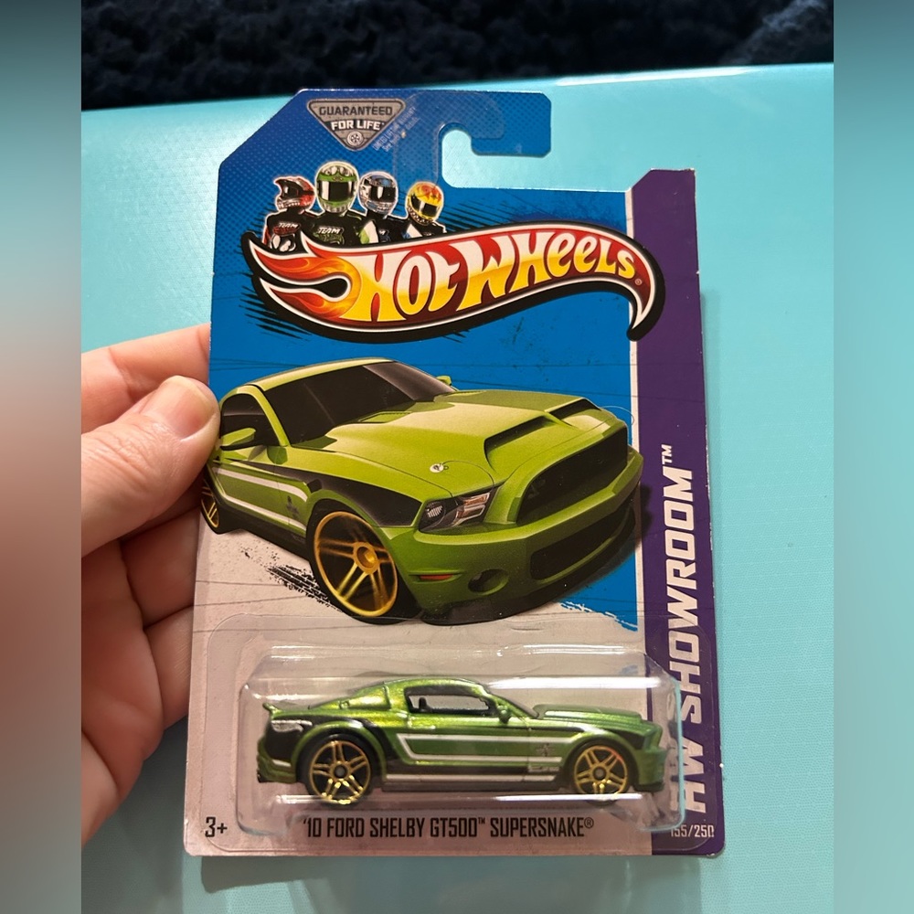 2013 hotwheels 10 Ford Shelby Gt 500